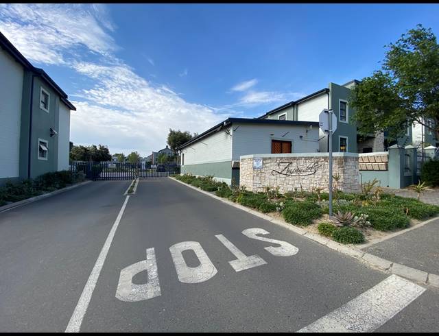 2 BEDROOM APARTMENT FOR SALE IN BURGUNDY ESTATE
